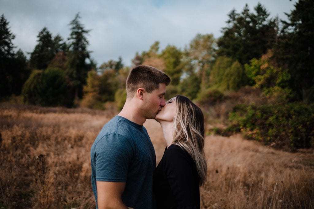 Elk lake couples session - couple kissing
